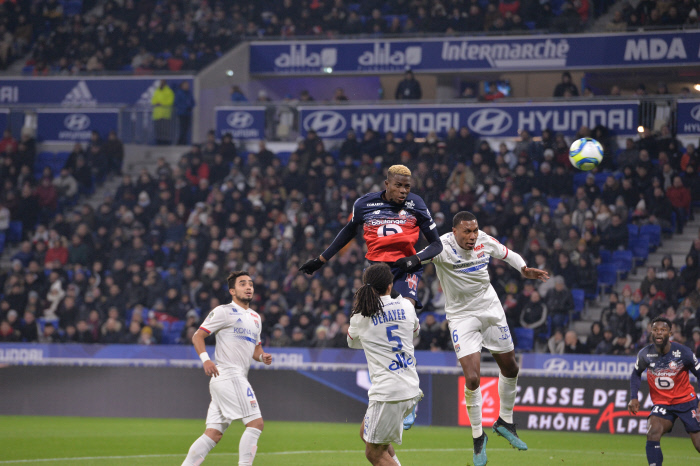 panoramic_FCLyonLille03122019_036 (1).jpg